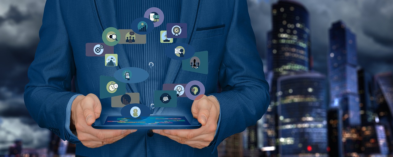 Businessman Network Icons Suit  - geralt / Pixabay